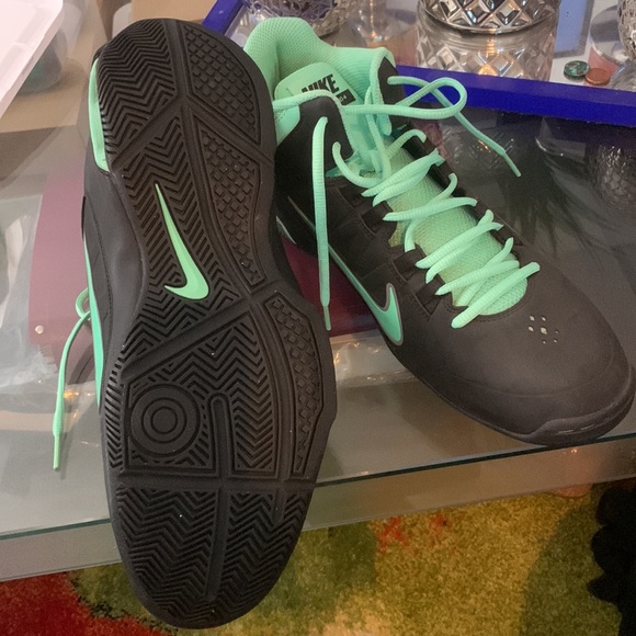 NIKE!!! - Picture 4 of 4